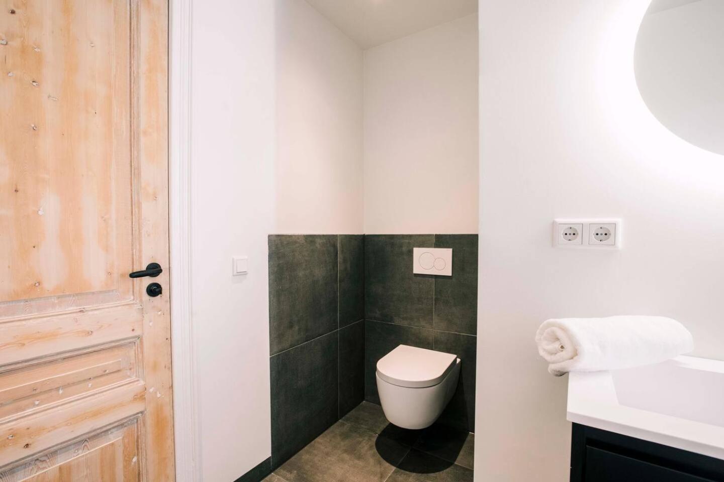 Xxl Loft With Bath Located Stadsvilla Tilburg Exterior photo